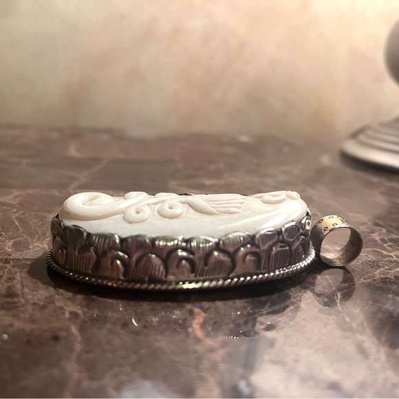 🕉️ Hand Carved Buffalo Bone Om Lotus Pendant With Silver Overlay EUC. 🕉️ - Picture 2 of 4